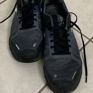 Mens On Cloud On X Black size 10.5